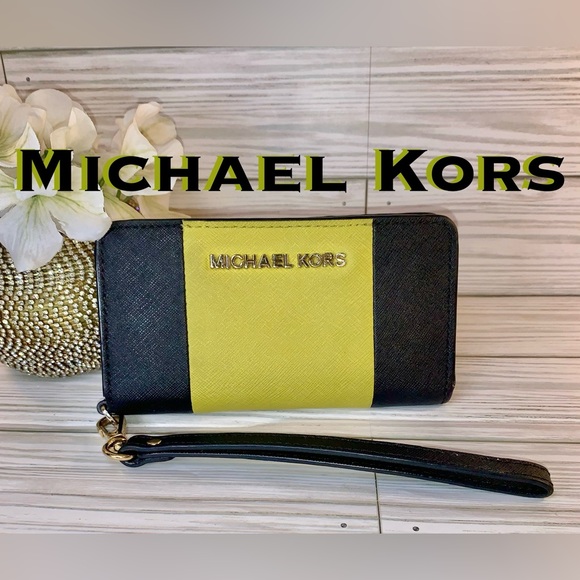 MICHAEL Michael Kors Handbags - Michael Kors Jet set Travel Center Stripe in Apple Green and Black Wallet